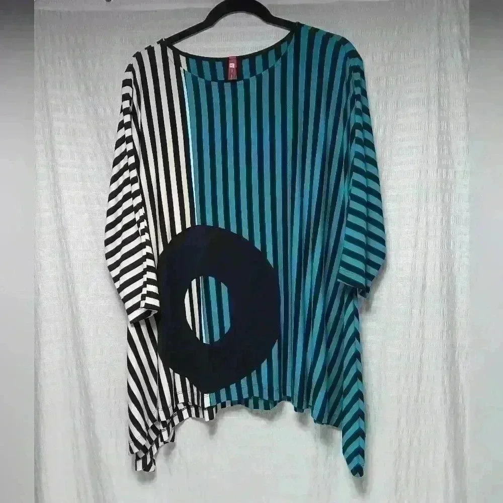 IC Collection Stripped Tunic With Circle trim. Ladies size  M